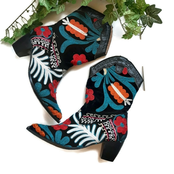 Julie Miles Shoes - EMBROIDERED Colorful boho /western cowboy boots